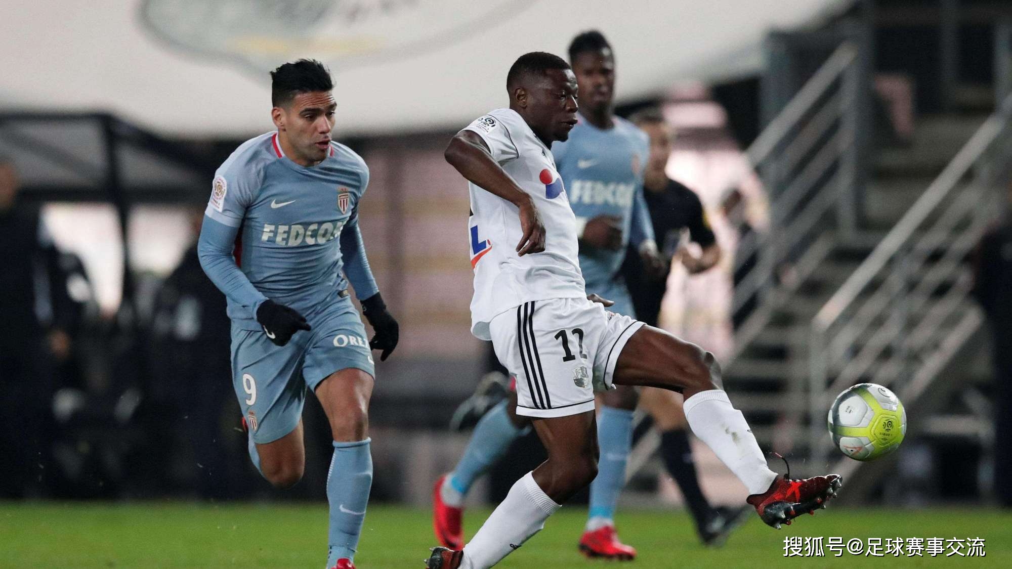 里昂客场击败尼斯,保持不败纪录 里昂客场击败尼斯,保持不败纪录