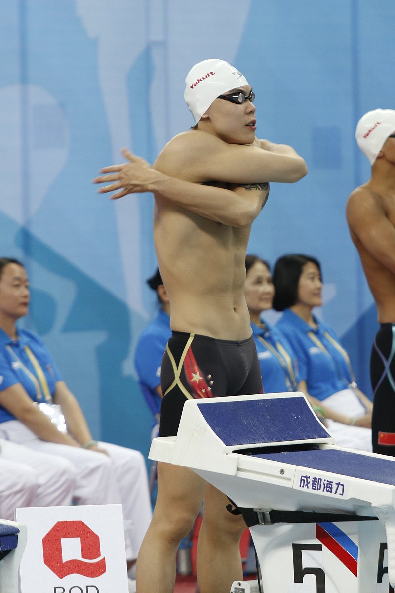 赛场上一幕幕精彩，球员用汗水书写荣耀的简单介绍