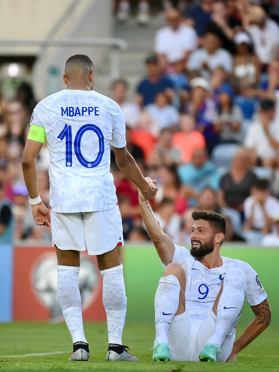 法国队逼平波兰,欧预赛出线形势扑朔迷离的简单介绍 法国队逼平波兰,欧预赛出线形势扑朔迷离的简单介绍