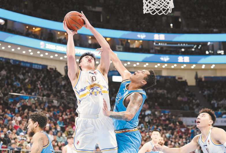 比赛全程持续悬念,最后一刻定胜负 比赛全程持续悬念,最后一刻定胜负