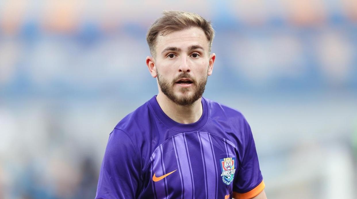 外援发挥出色,球队轻松取胜 外援发挥出色,球队轻松取胜