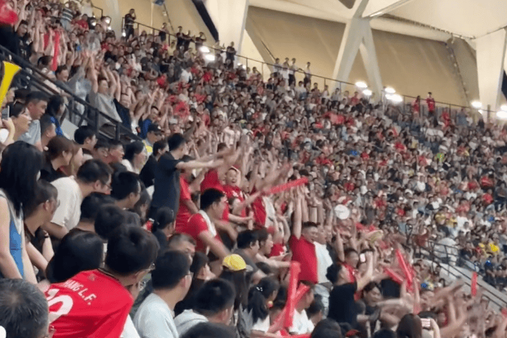 开云平台-足球赛场上的精彩表现，球迷欢呼不止