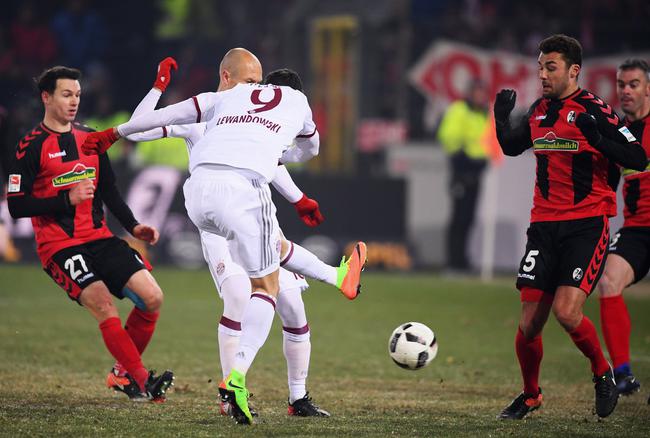 开云下载-韩国逆转德国,莱万统治全场