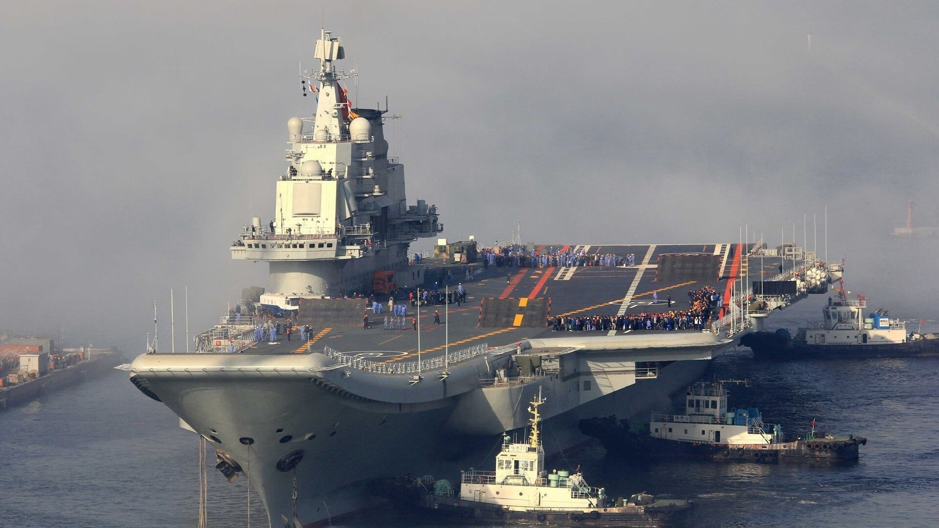 赛道与绿茵的平行宇宙，当F1收官战遇上满分奥亚尔萨瓦尔