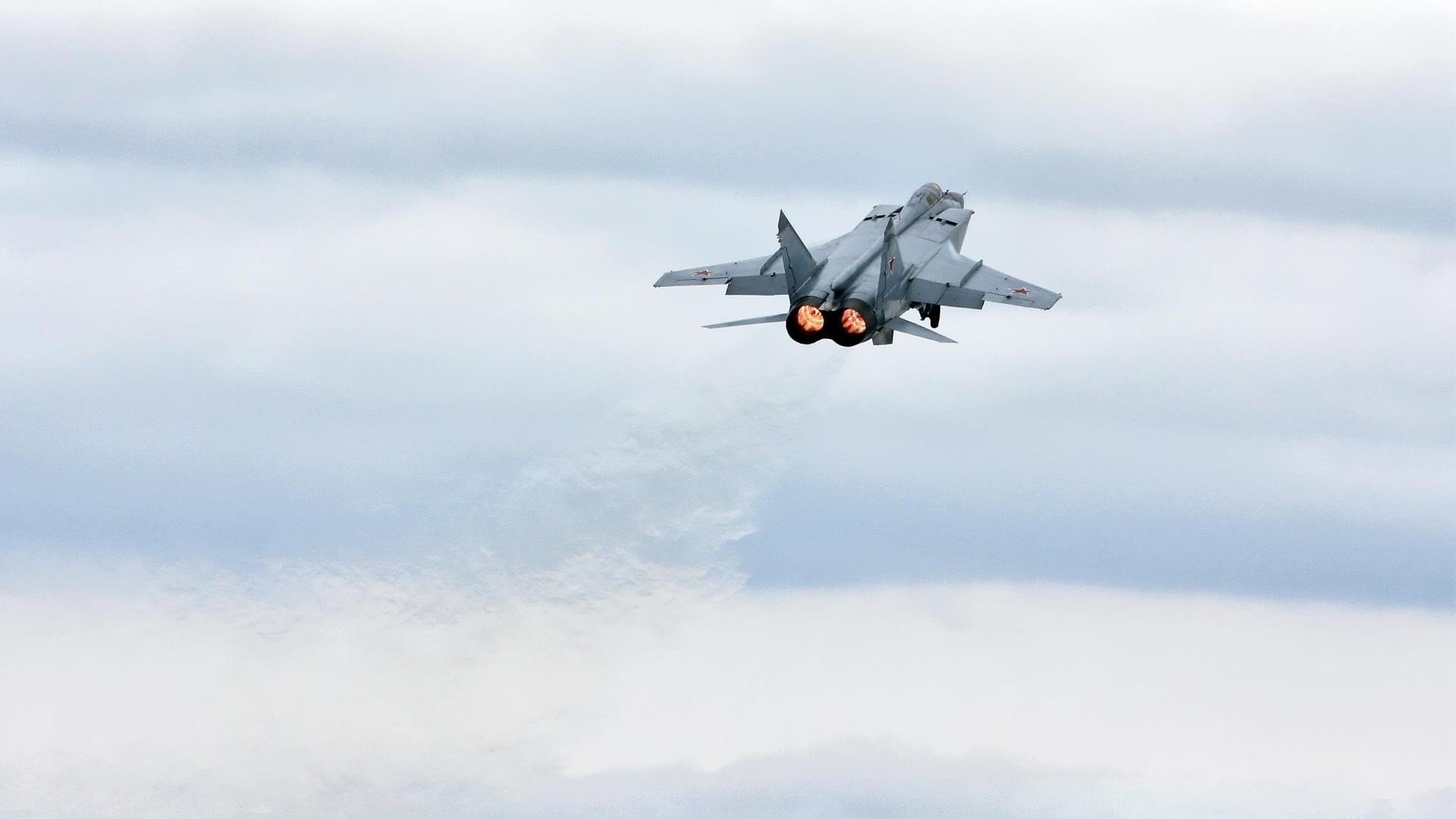 开云体育中国-门将在两个半球同时扑救,当加纳的意志降临伯纳乌