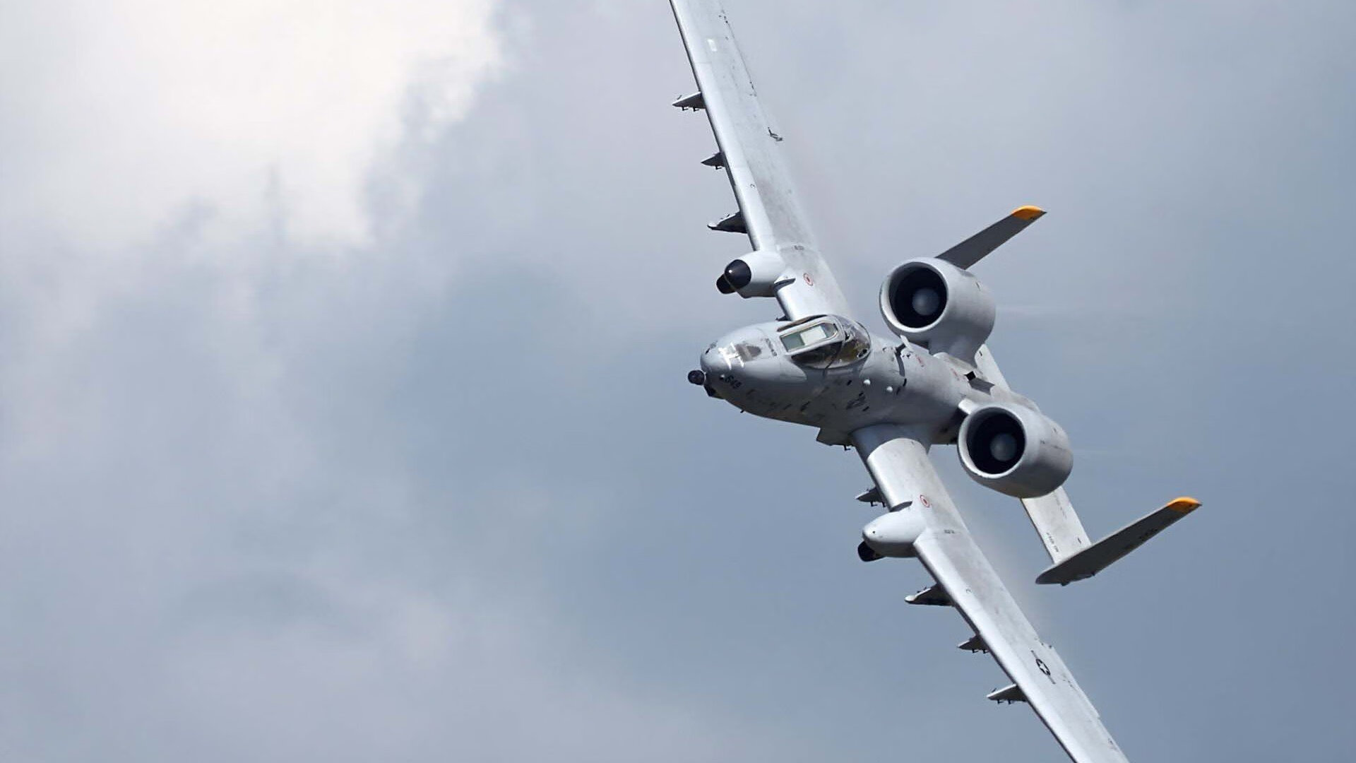 开云体育平台APP-夜鹰的凝视,无声杀手伦纳德如何定义关键战美学