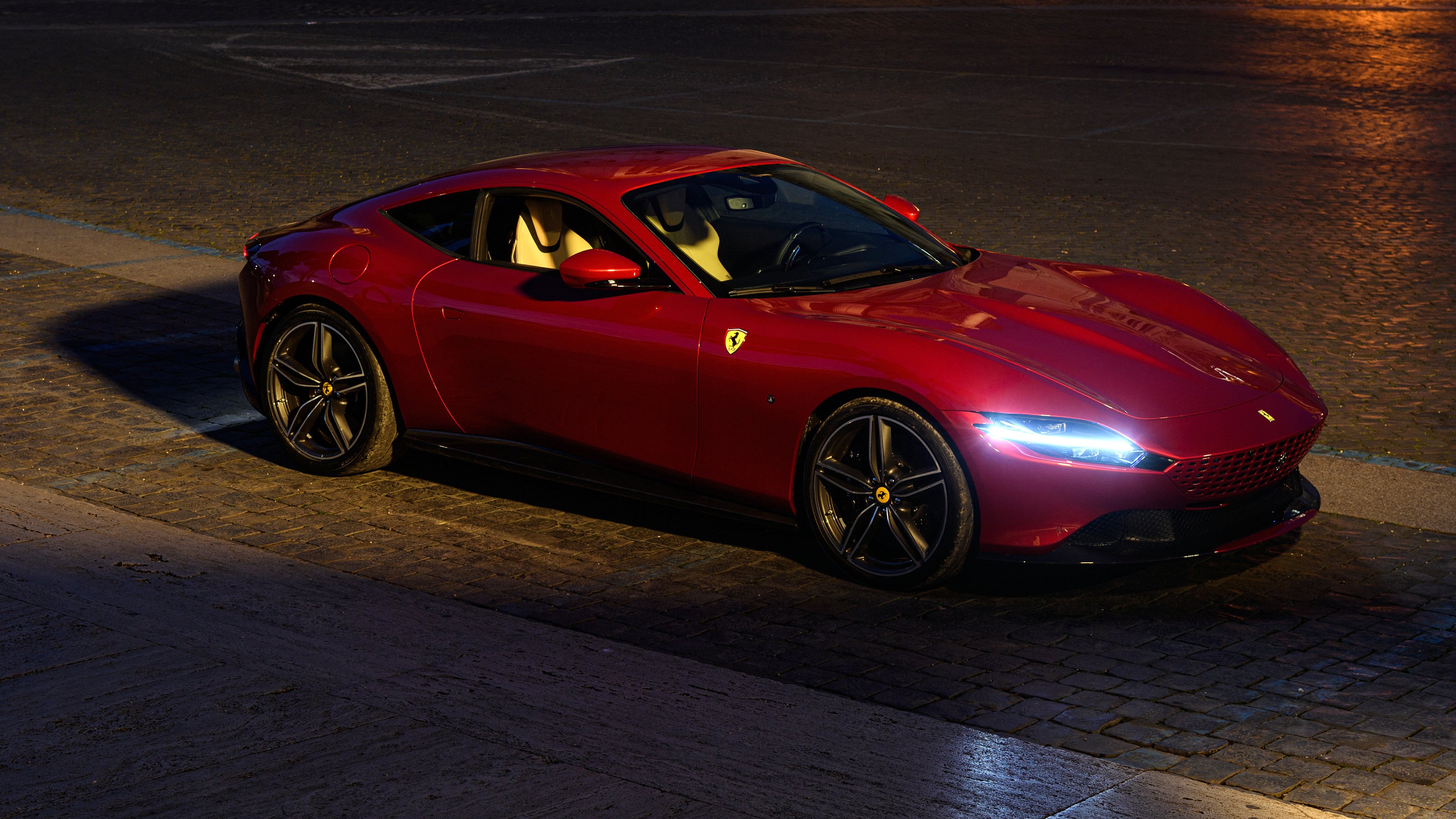 开云sport-阿克闪耀年度焦点之战,掌控比赛走向的传奇之夜