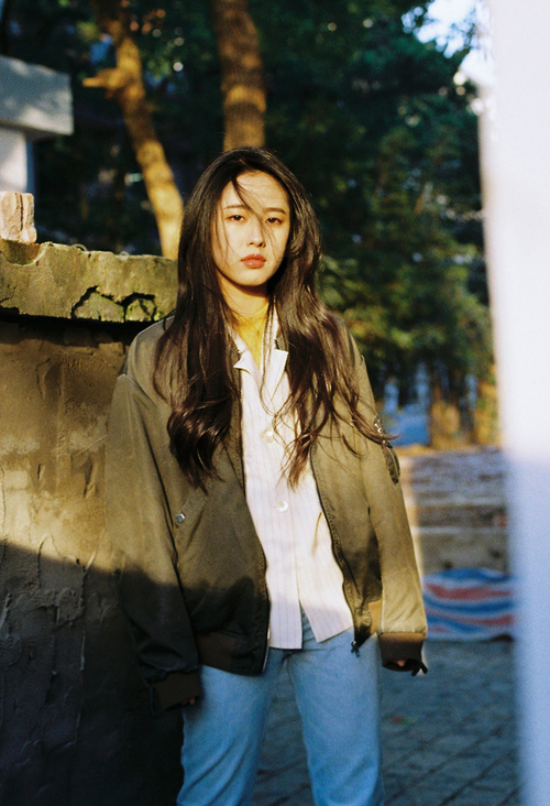 开云APP-横跨波士顿与布鲁克林的灯塔,切特·霍姆格伦在宿敌战火中的刺客信条