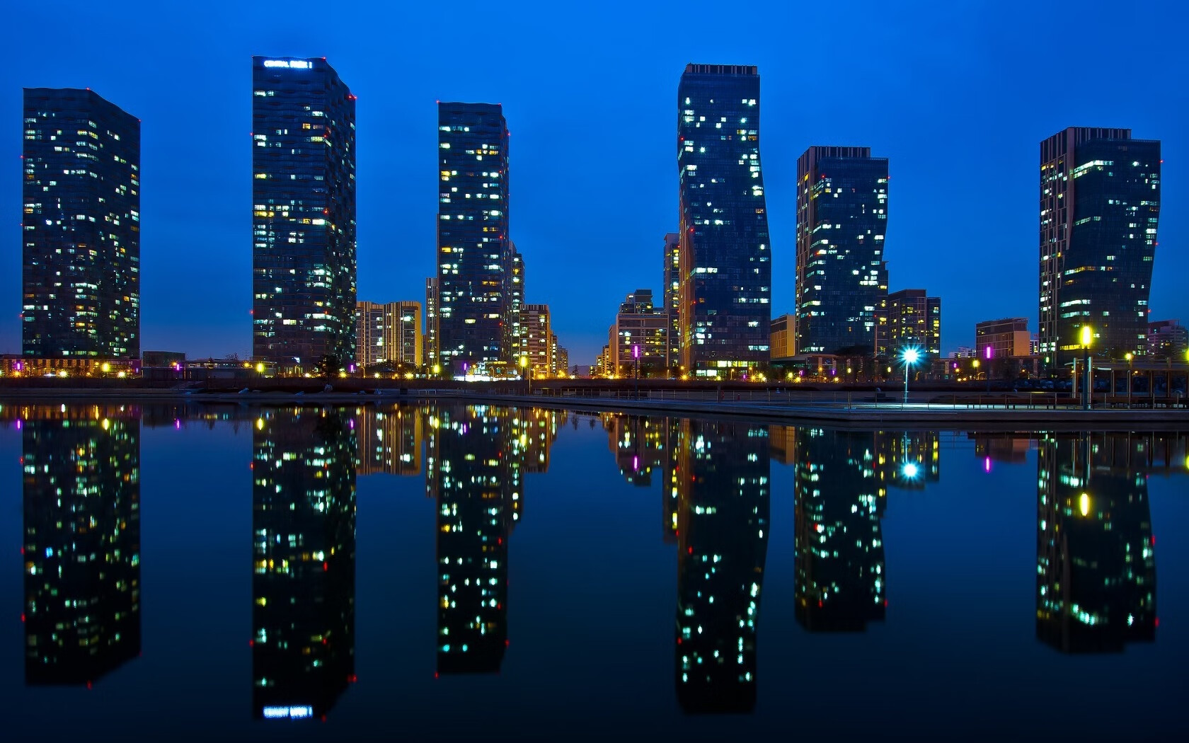 开云体育登录-跨越时空的硬仗对话，当公牛与新疆队被同一束聚光灯照亮，真正的王者正独自面对试炼