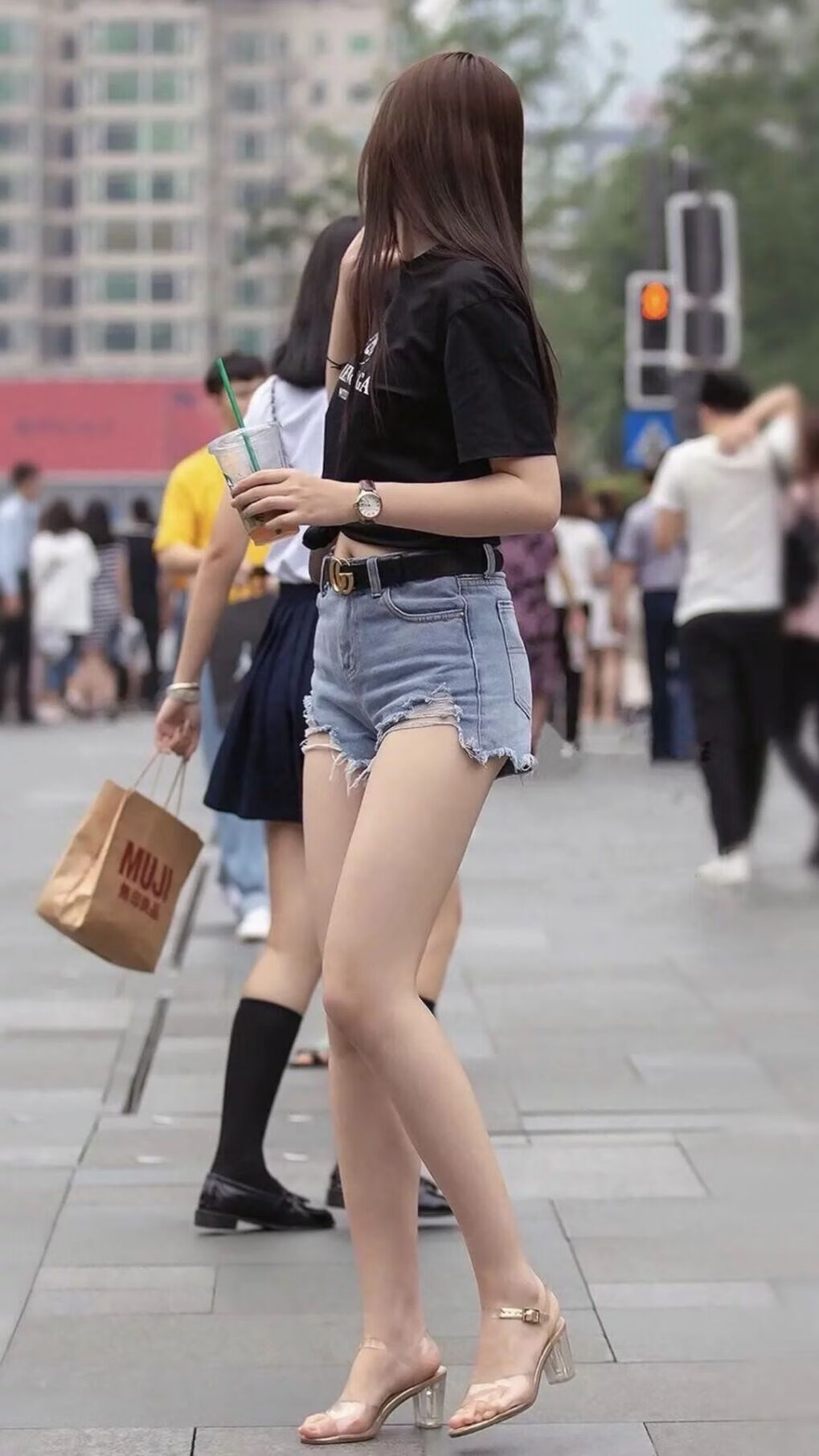 开云体育入口-看到这个独特的组合，我首先想到了一个充满戏剧张力和故事感的标题